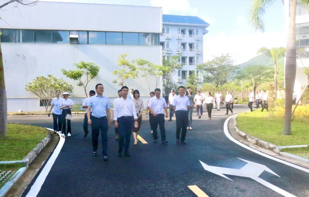 市委組織部組織參觀環(huán)農(nóng)集團黨委自貿(mào)港先鋒行